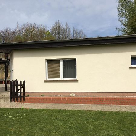 Schoener Ferienbungalow Umgeben Von Natur Und Nicht Weit Zur Ostsee Neubukow Εξωτερικό φωτογραφία
